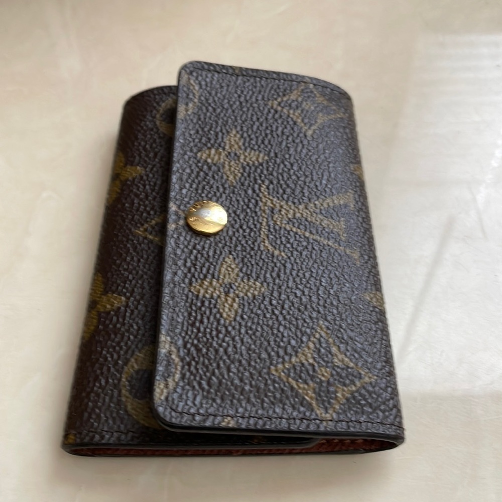 Louis Vuitton key case